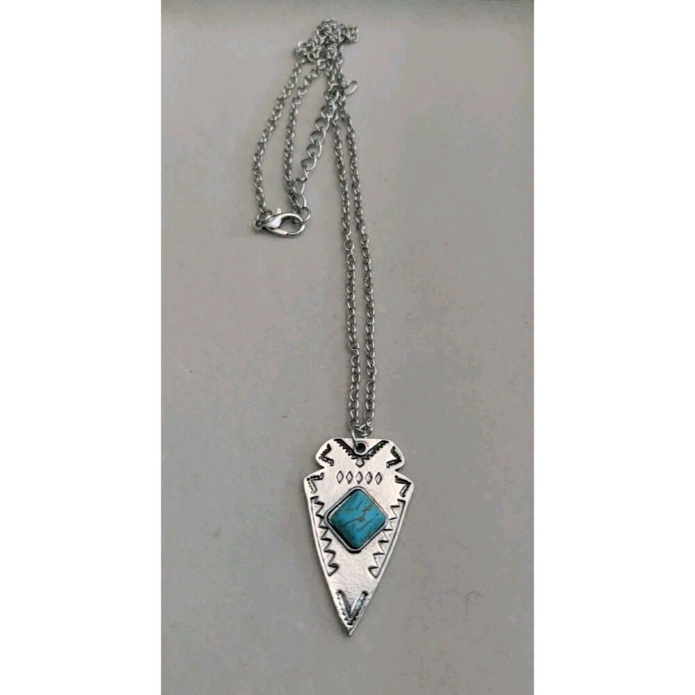 Western Equestrian  Silver Tone Arrowhead W/Turquoise